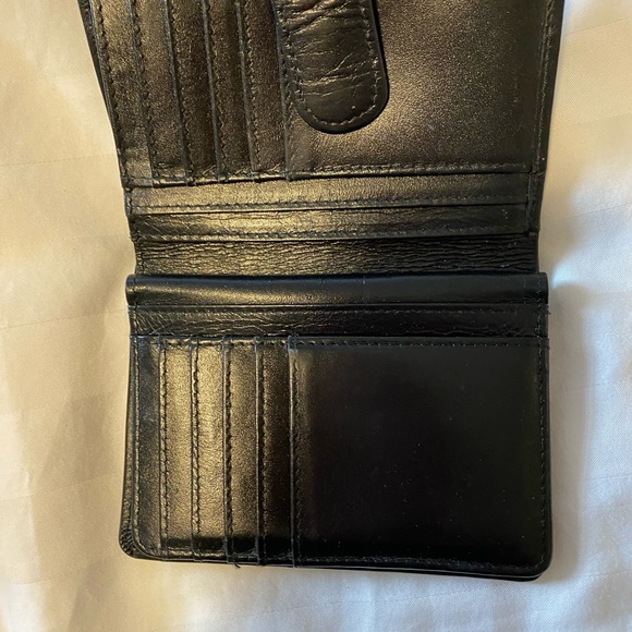 Delta Burke leather card holder - Picture 2 of 3